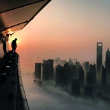 A colorida vida noturna das grandes cidades vista pela objetiva de um iPhone 7 