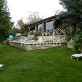 Casas de fim de semana: Estúdios rústicos com piscina num “manto verde” no Minho