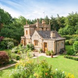 O castelo mais pequeno de Inglaterra está à venda por 650.000 euros