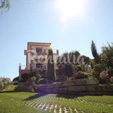 Casas de fim de semana: Uma vivenda com piscina e oito quartos em Albufeira