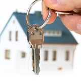 Comprar casa custa mais 7,9% que há um ano. Vendas também disparam...