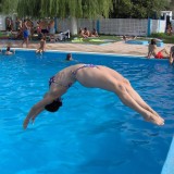 Deco Alerta: Como evitar que o uso da piscina do condomínio seja um pesadelo