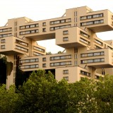 Este monumental edifício de betão é a sede do Banco da Geórgia 