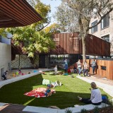 Mudança radical: de antigo armazém do início do século XX a creche com parque infantil no telhado