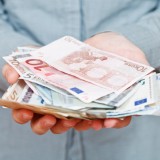 Cinco maiores bancos nacionais cobram 5,3 milhões de euros por dia em comissões 