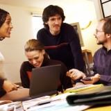 Ser feliz no local de trabalho conduz à realização profissional, conclui estudo da JLL 