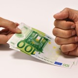 Deco Alerta: Como conseguir isenções de comissões bancárias com um crédito à habitação?