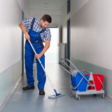 Deco Alerta: quais as obrigações de quem limpa o teu prédio?