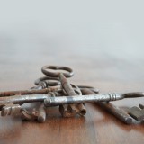 Despejos aumentam à boleia das rendas altas e dos salários baixos 