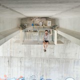 Este designer criou um estúdio incrível sob uma ponte em Valência
