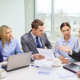 Empresas obrigadas a explicar e corrigir diferenças salariais entre homens e mulheres