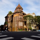 Transformou a casa de São Francisco num museu da Família Addams que... vale milhões