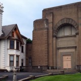 Dois estilos arquitetónicos bem distintos...