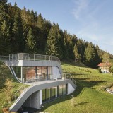 Edifícios que se integram na natureza