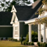 Preços elevados exigem casas mais pequenas