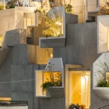 Um edifício que se assemelha a uma floresta tropical