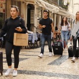Votação das propostas para alterar o regime de Alojamento Local adiada para terça-feira