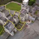 Só uma parte do castelo está no mercado