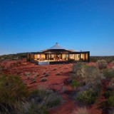 Encontra-se no deserto de Uluru-Kata Tjuta