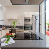 Cozinhas pequenas: dicas para otimizar e ganhar espaço