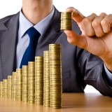 As famílias mais ricas do mundo ganham 4 milhões de dólares por… hora