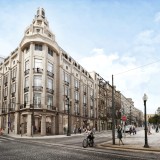 Avenue vendeu quatro lojas na Avenida dos Aliados à espanhola Tander