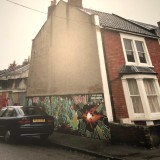 "Compra um Banksy e leva uma casa grátis"... ou a história de um artista que faz valer ouro no que toca