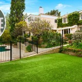 Volta ao mercado a antiga casa da estrela Whoopi Goldberg em Los Angeles