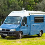 Ivan, uma ambulância antiga transformada numa minicasa de luxo sobre rodas
