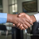 “Ligações políticas”, a forma de ter sucesso nos negócios em Portugal? Empresários dizem que sim