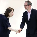 Horas ao computador e vida sedentária: assim será o corpo dos trabalhadores daqui a 20 anos