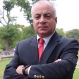 Mexidas nos vistos gold e no regime de residentes não habituais afastam investidores, diz APEMIP