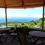 Um projeto de vida chamado glamping: este casal pôs "mãos à obra" e construiu um refúgio nos Açores