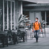 Regresso à "normalidade": cuidados a ter ao sair de casa