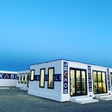 Esta minicasa pré-fabricada custa 44.700 euros e pode ser montada em apenas uma hora