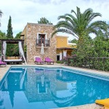 Esta espetacular casa em Ibiza tem 250 anos e é perfeita para umas férias no campo