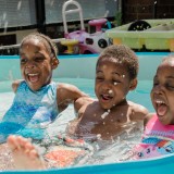 Altas temperaturas e confinamento fazem esgotar stock de piscinas em Portugal