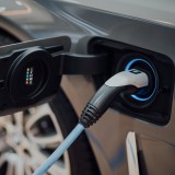 Edifícios de comércio e serviços obrigados a instalar carregadores de carros elétricos até 2024