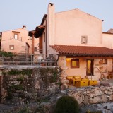 Uma aldeia inteira que é uma “casa” e um paraíso seguro em tempos de pandemia: esta é a Villa Pedra