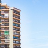 Quem compra um apartamento tem de pagar a quota extraordinária para obras da fachada?
