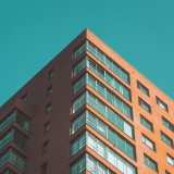 Valor sob gestão dos fundos de investimento imobiliário volta a cair em outubro