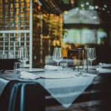 Rendas em atraso nos restaurantes e hotéis a fechar... os efeitos da pandemia na economia real