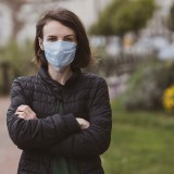 Como cuidar da pele durante a pandemia – para evitar problemas por causa da máscara