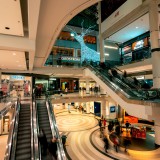 Apoiar Rendas: lojas de centros comerciais excluídas do programa