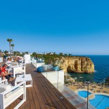 Estrelas britânicas levam CGD a tribunal para recuperar investimento em casas de luxo no Algarve