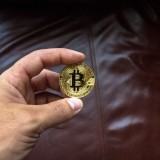 Compra e venda de casas com moedas virtuais: estes imóveis podem ser pagos através de bitcoins