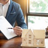 Preços das casas continuam a subir “vertiginosamente” no mundo, diz o The Economist