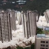A incrível demolição de 15 arranha-céus inacabados na China em 45 segundos