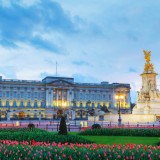 Isabel II procura empregados para limpar Palácio de Buckingham 
