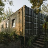 Esta casa pré-fabricada portátil esconde um interior incrível